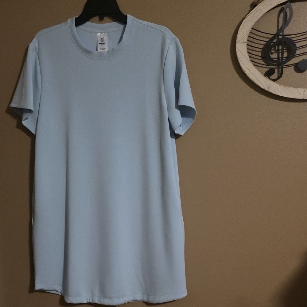 Elegant Light Blue Short Sleeve Tee